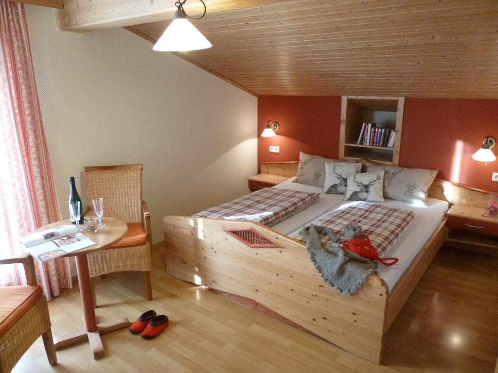 ホテルGastehaus Fischer Eschlkam エクステリア 写真